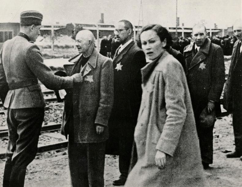 IMAGES OF THE WORLD AND INSCRIPTION OF WAR, Harun Farocki, BRD 1988