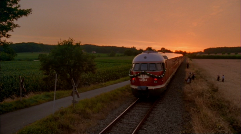 Ideal world after the World Cup victory in: THE MIRACLE OF BERN, Sönke Wortmann, D/A 2003